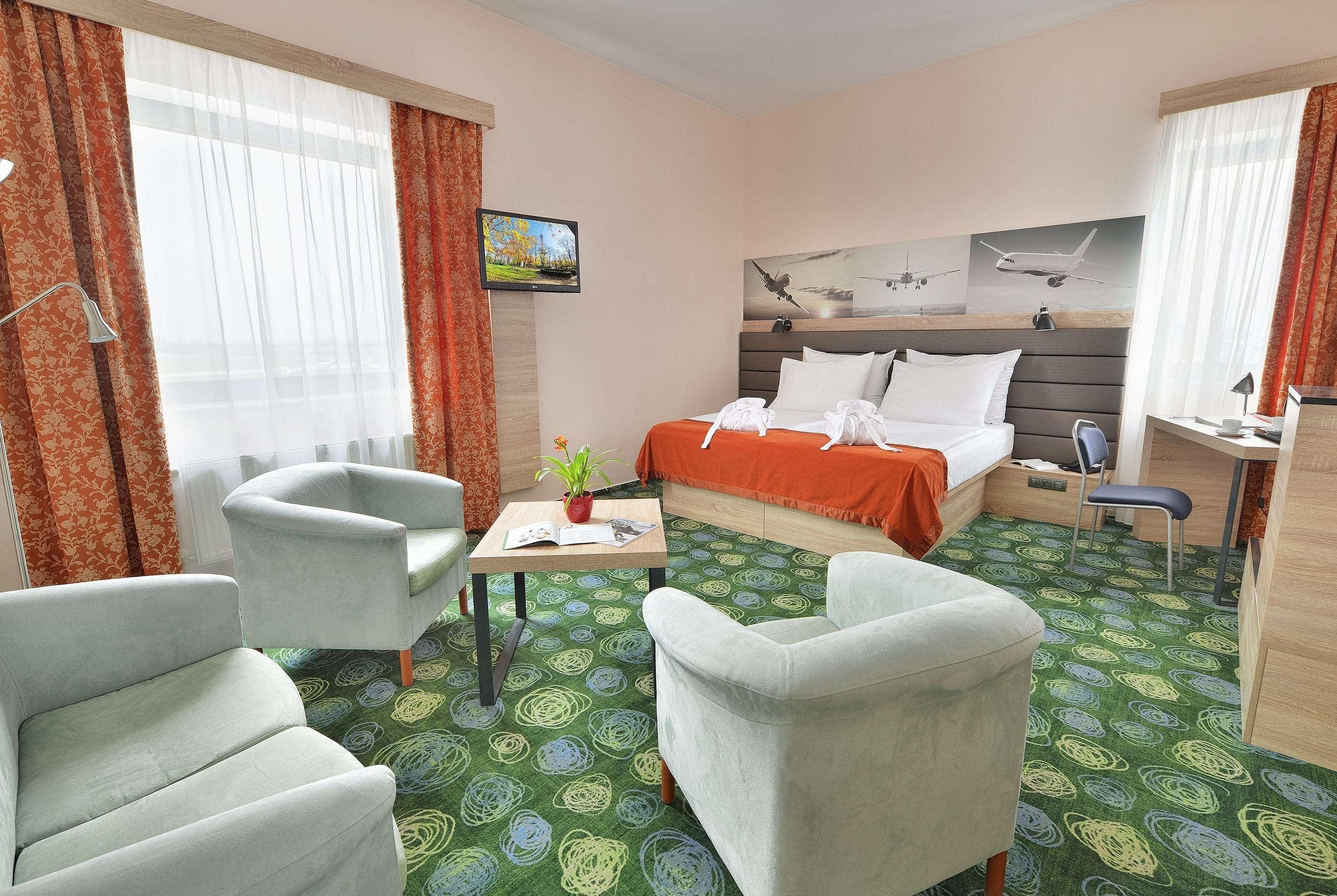 מלון Ramada Airport פראג
