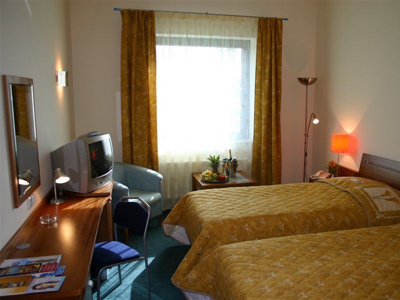 Ramada Airport Отель 4*